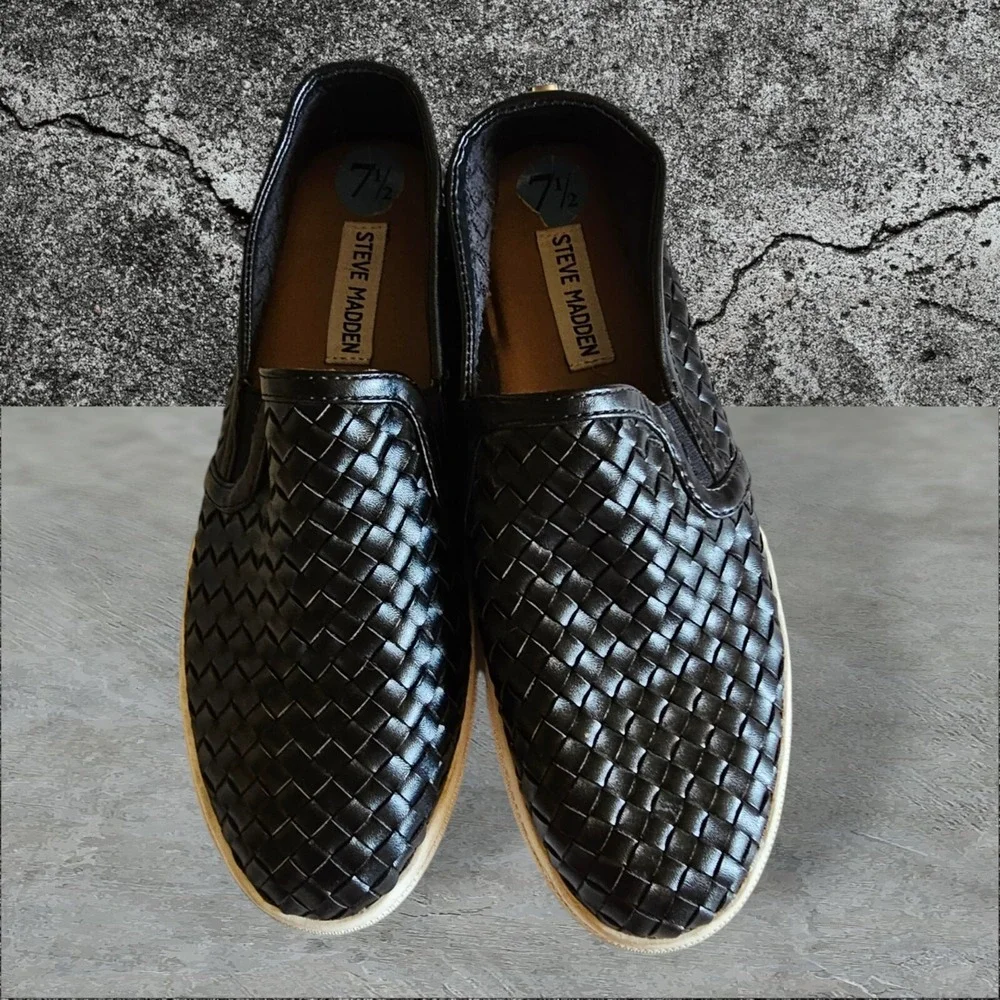 Steve Madden Quilted Black Slip On Sneakers Shoes Women's Size Size‎ 7.5